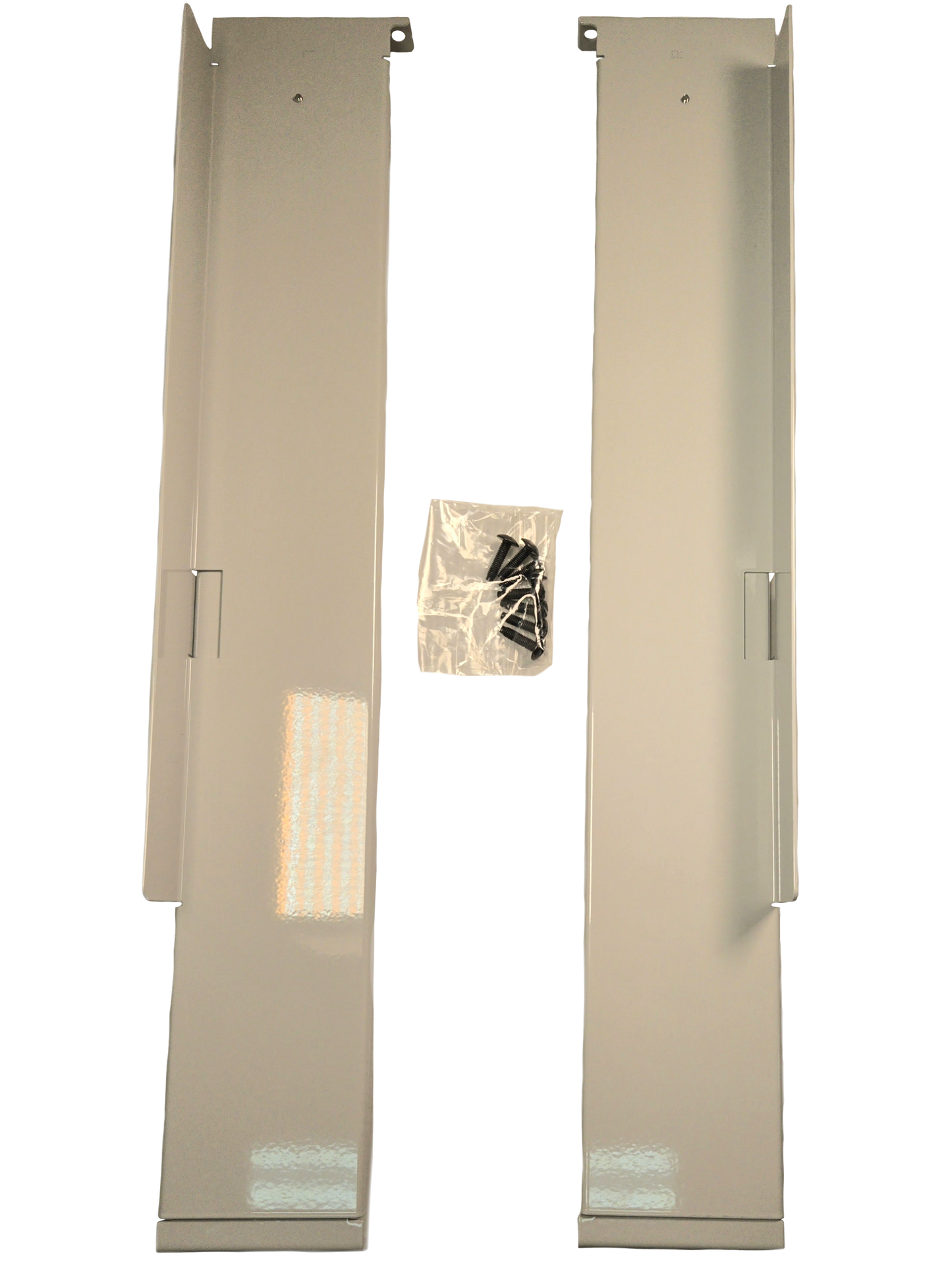 Heavy-duty rail kit to support SCR3 ups in 19” 4 post rackmount applications.